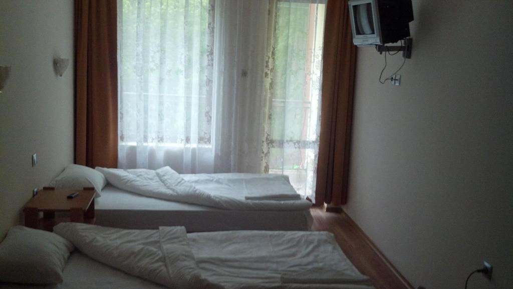 Central Park Family Hotel Kavarna Bilik gambar