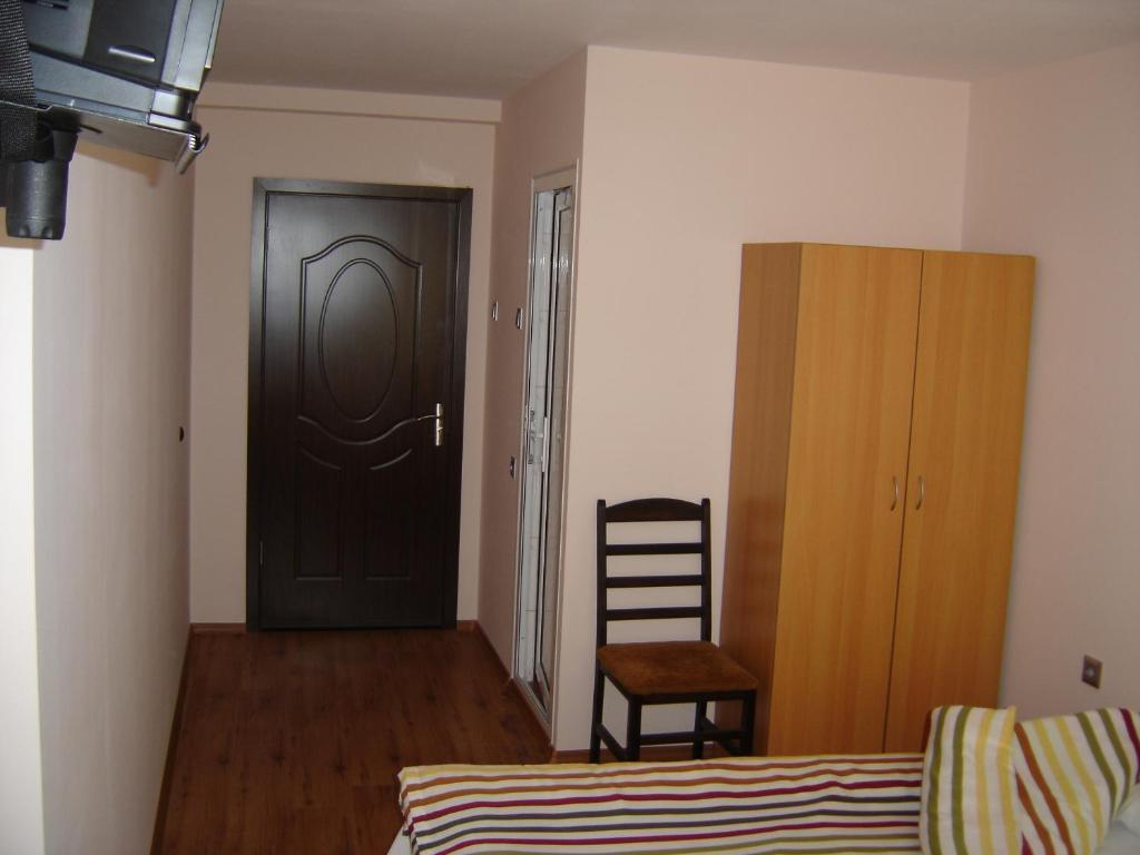 Central Park Family Hotel Kavarna Bilik gambar